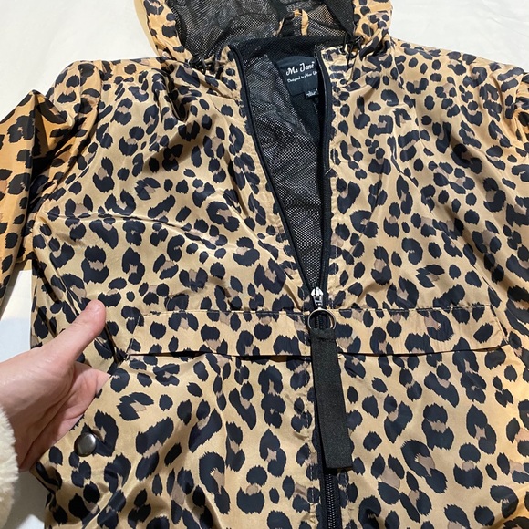Windbreaker raincoat.  Animal print - Picture 2 of 6
